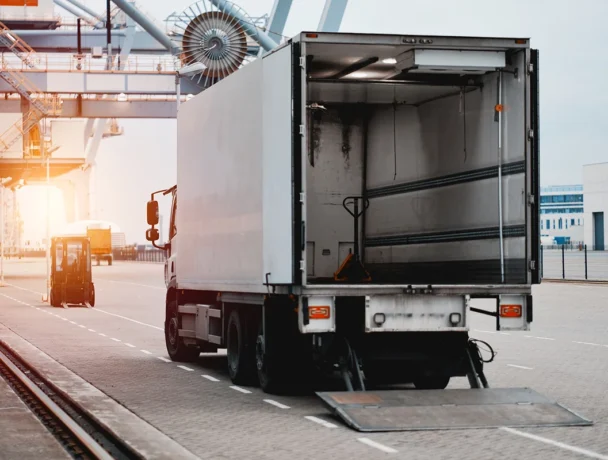 Cargo truck