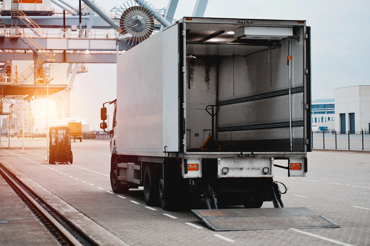 Cargo truck